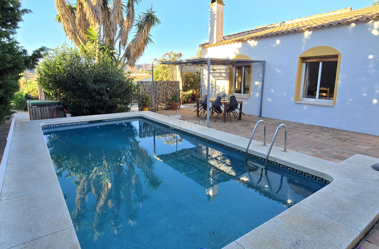 Resale - Villa - Vinuela - Inland