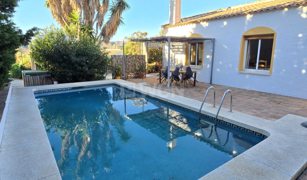 Resale - Villa - Vinuela - Inland