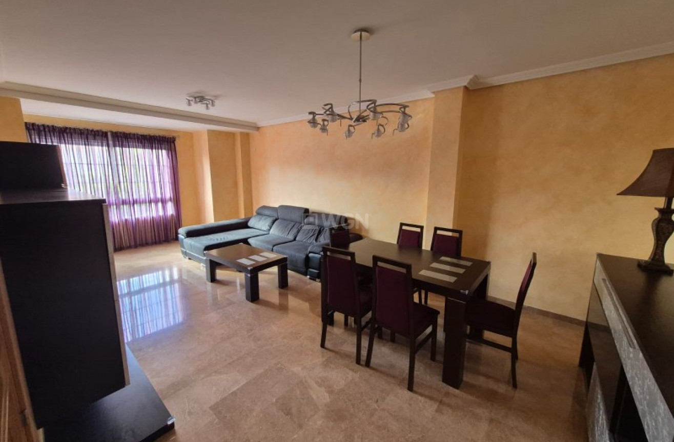 Odsprzedaż - Mieszkanie w bloku - Crevillent - Inland