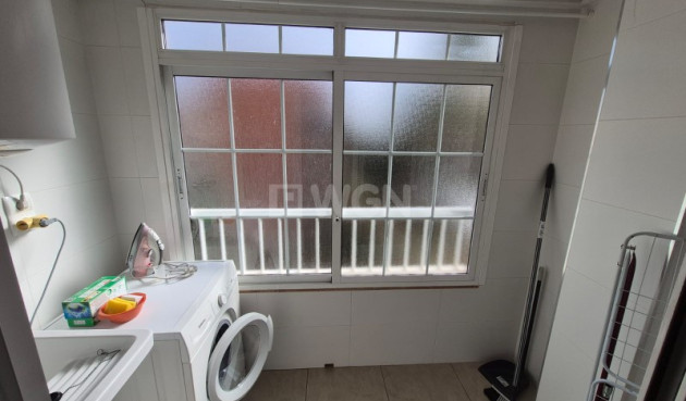 Odsprzedaż - Mieszkanie w bloku - Crevillent - Inland