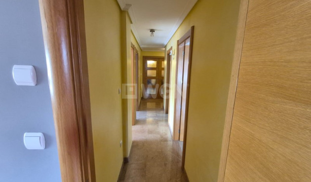 Odsprzedaż - Mieszkanie w bloku - Crevillent - Inland