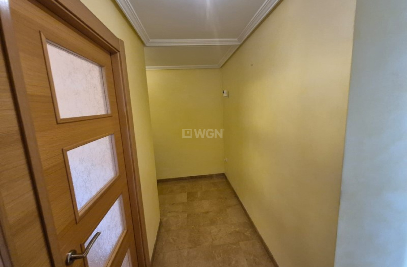 Odsprzedaż - Mieszkanie w bloku - Crevillent - Inland