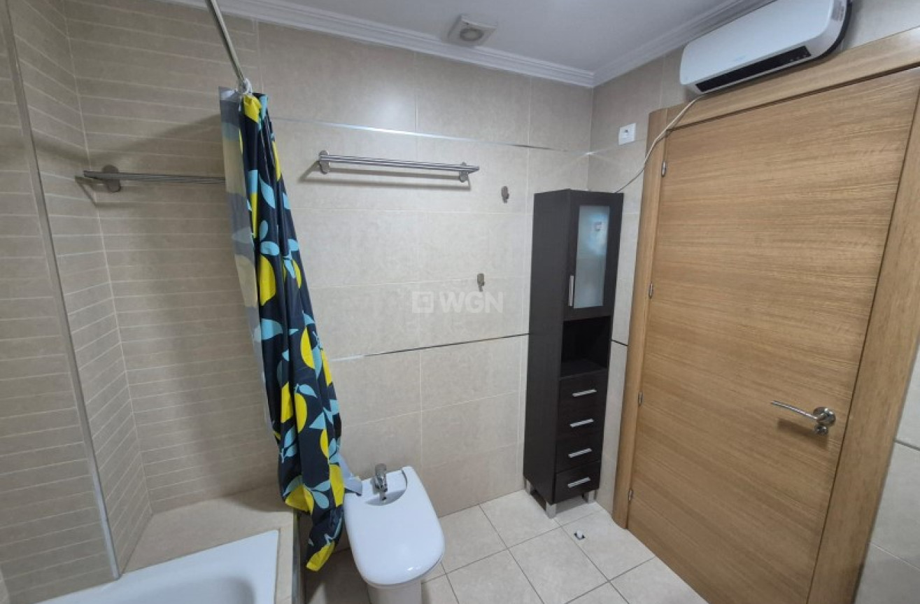 Odsprzedaż - Mieszkanie w bloku - Crevillent - Inland