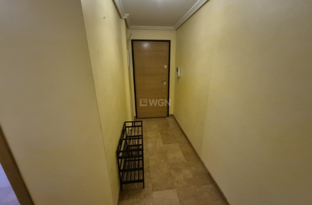 Odsprzedaż - Mieszkanie w bloku - Crevillent - Inland