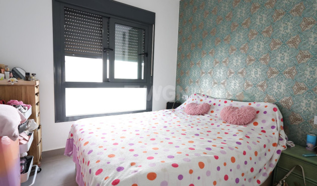 Resale - Bungalow - Pilar de la Horadada - Costa Blanca