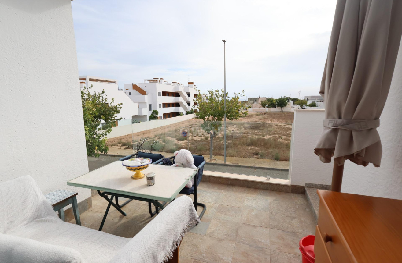 Resale - Bungalow - Pilar de la Horadada - Costa Blanca
