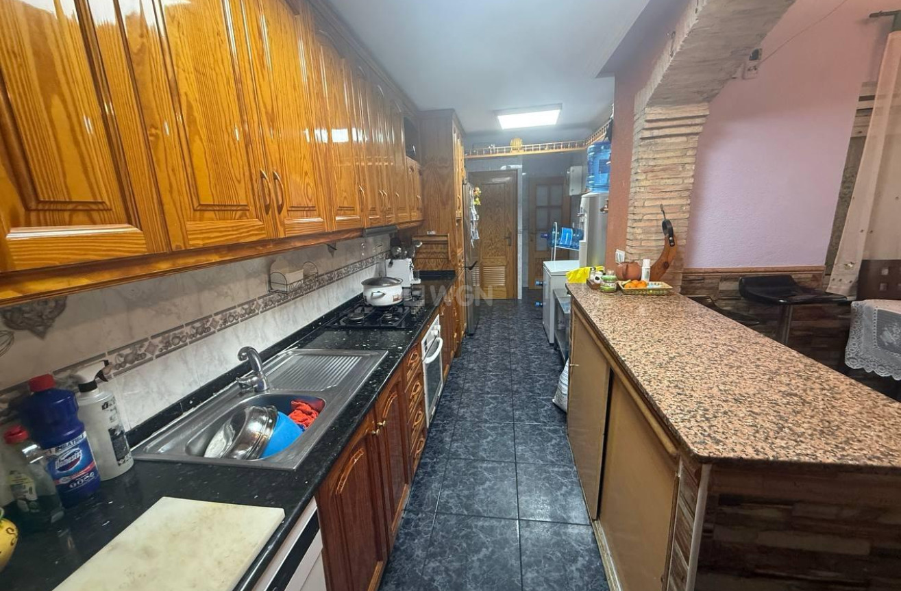 Odsprzedaż - Mieszkanie w bloku - San Pedro del Pinatar - -  -