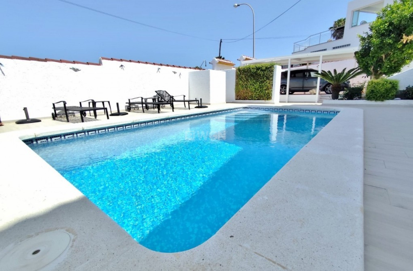 Reventa - Villa - San Miguel de Salinas - Inland