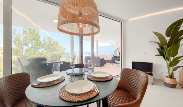 Odsprzedaż - Mieszkanie w bloku - Carvajal - Costa del Sol