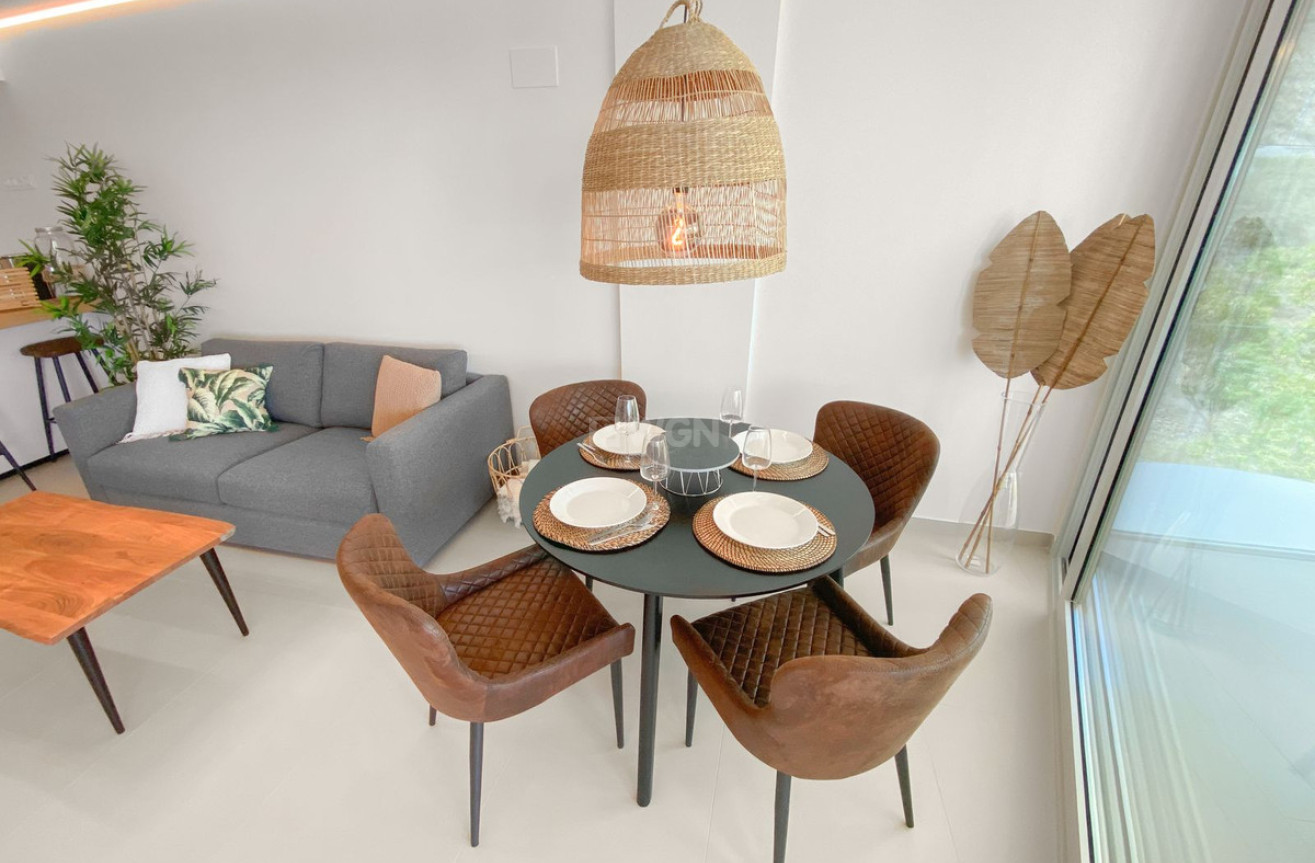 Odsprzedaż - Mieszkanie w bloku - Carvajal - Costa del Sol