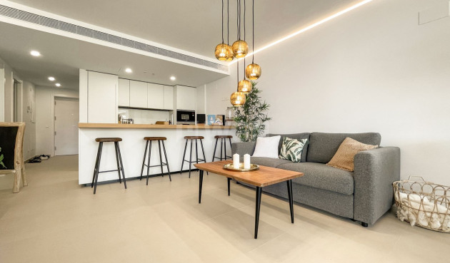 Odsprzedaż - Mieszkanie w bloku - Carvajal - Costa del Sol