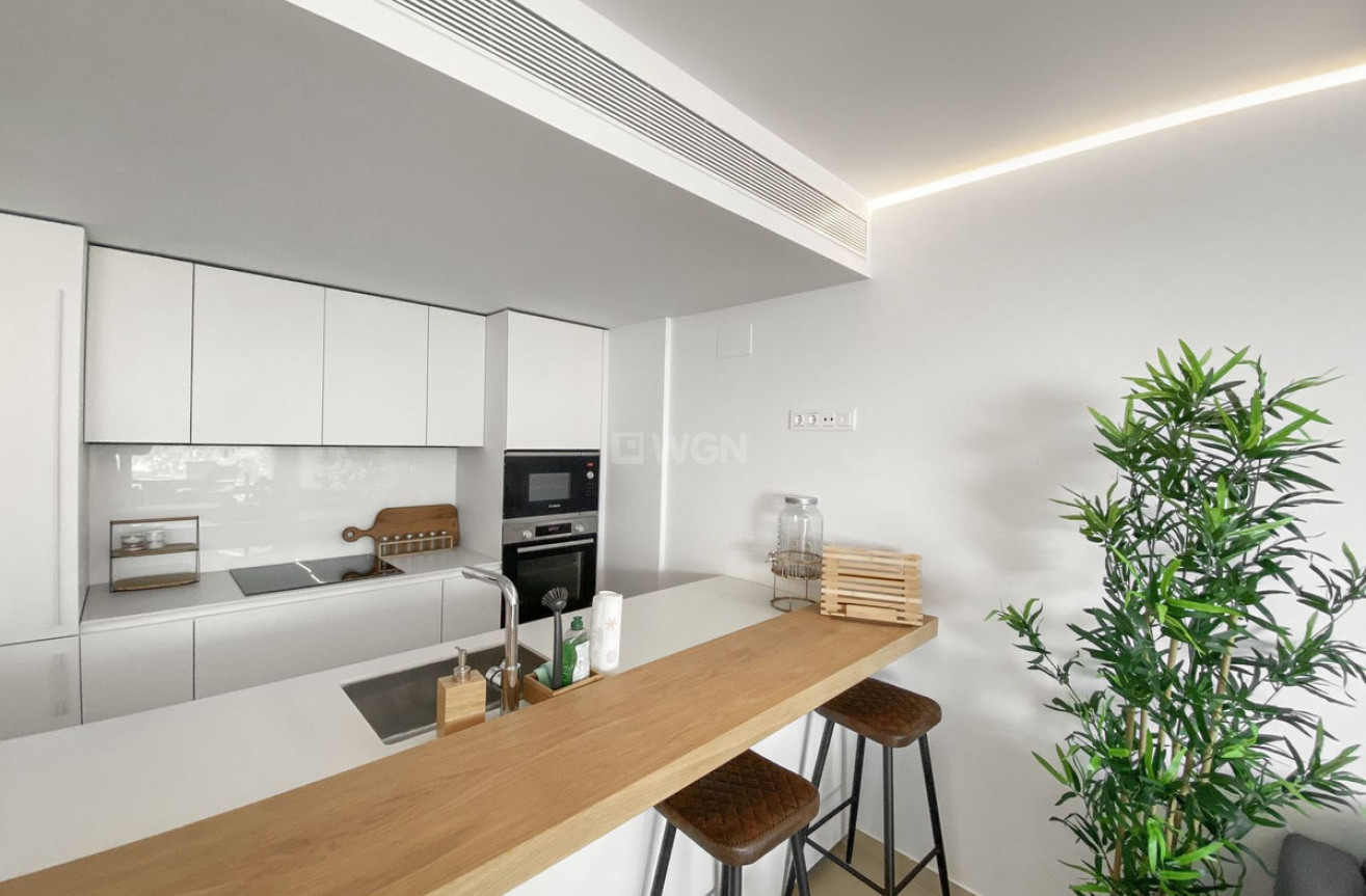 Odsprzedaż - Mieszkanie w bloku - Carvajal - Costa del Sol