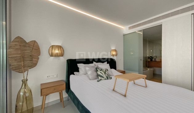 Odsprzedaż - Mieszkanie w bloku - Carvajal - Costa del Sol