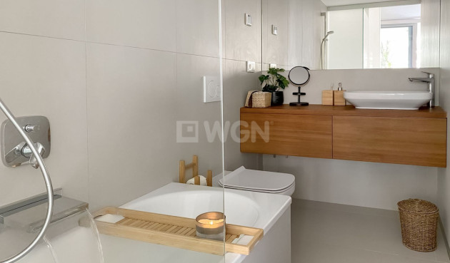 Odsprzedaż - Mieszkanie w bloku - Carvajal - Costa del Sol