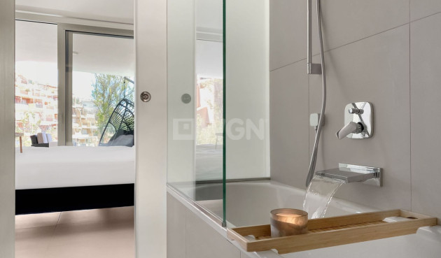 Odsprzedaż - Mieszkanie w bloku - Carvajal - Costa del Sol