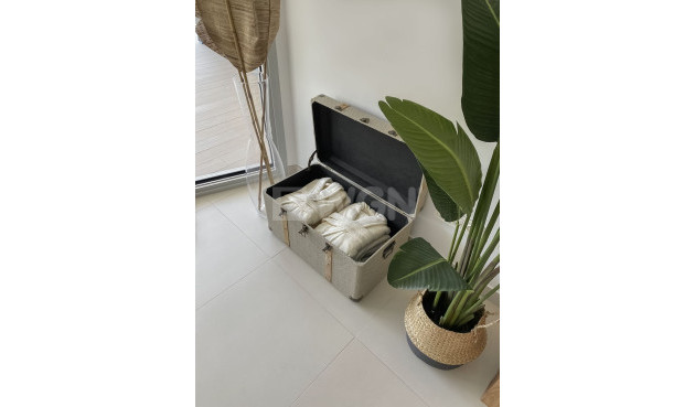 Odsprzedaż - Mieszkanie w bloku - Carvajal - Costa del Sol