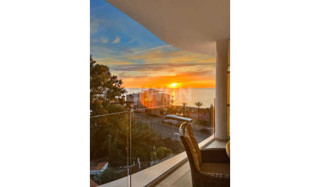 Odsprzedaż - Mieszkanie w bloku - Carvajal - Costa del Sol