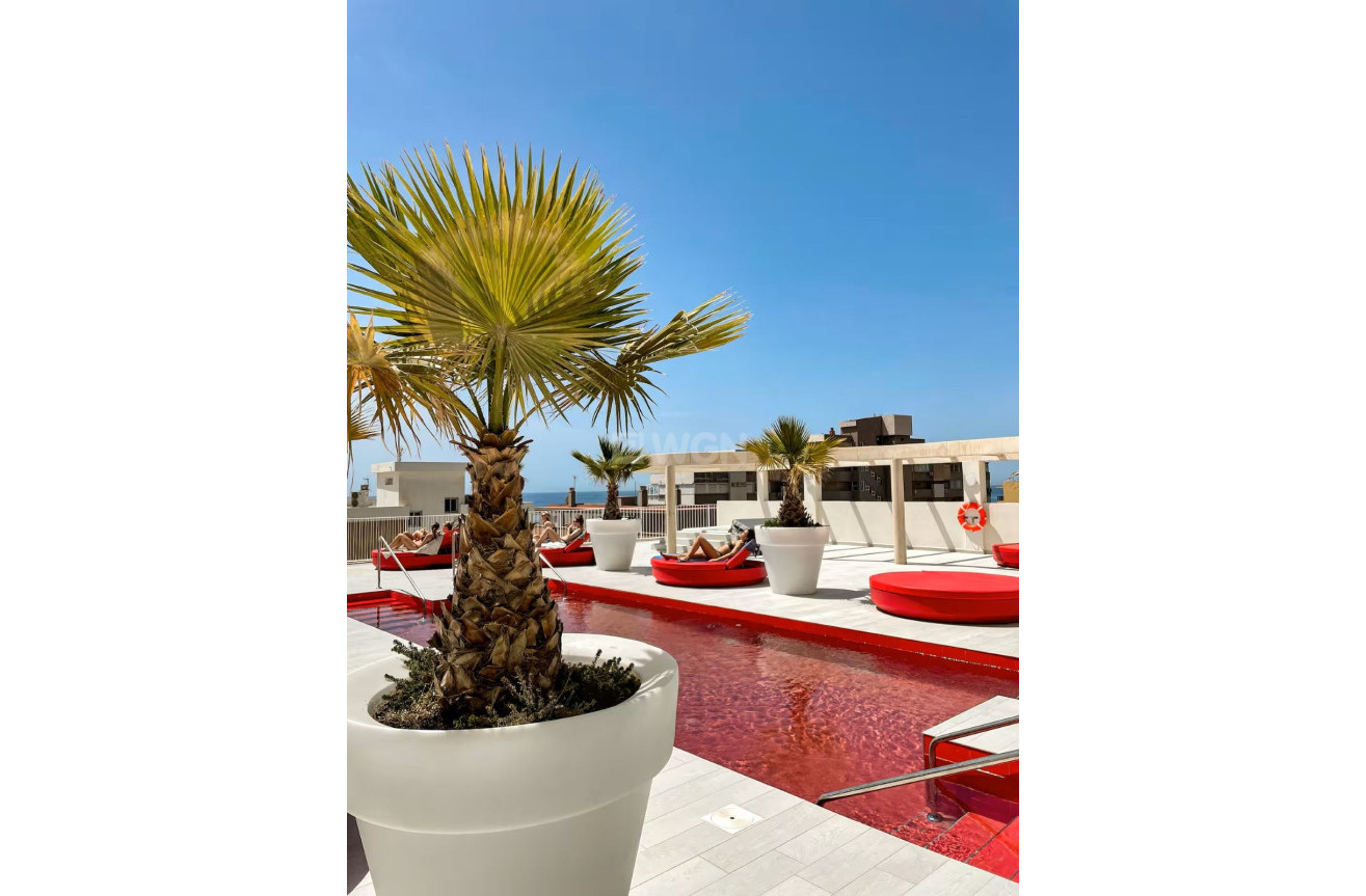 Odsprzedaż - Mieszkanie w bloku - Carvajal - Costa del Sol