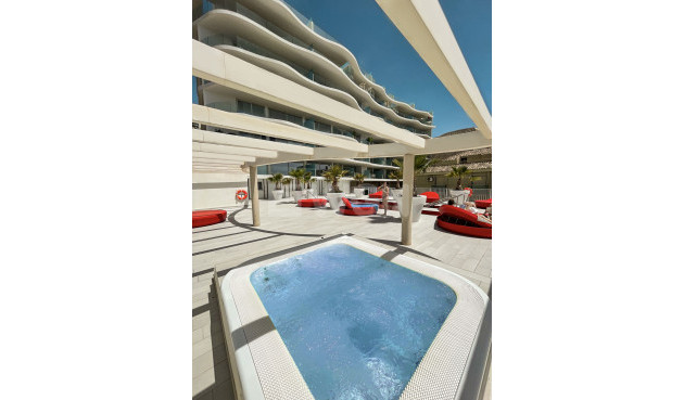 Odsprzedaż - Mieszkanie w bloku - Carvajal - Costa del Sol