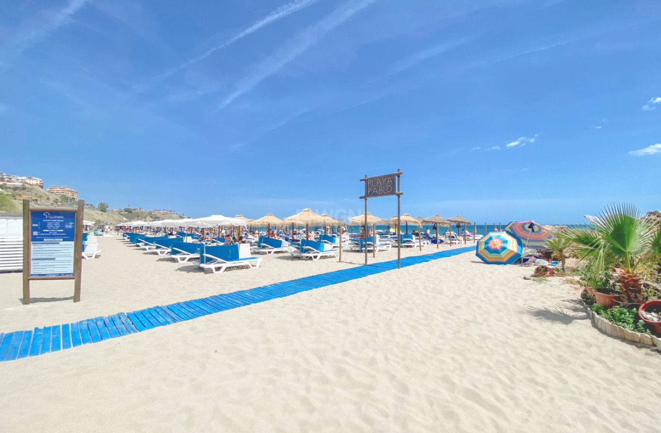 Odsprzedaż - Mieszkanie w bloku - Carvajal - Costa del Sol