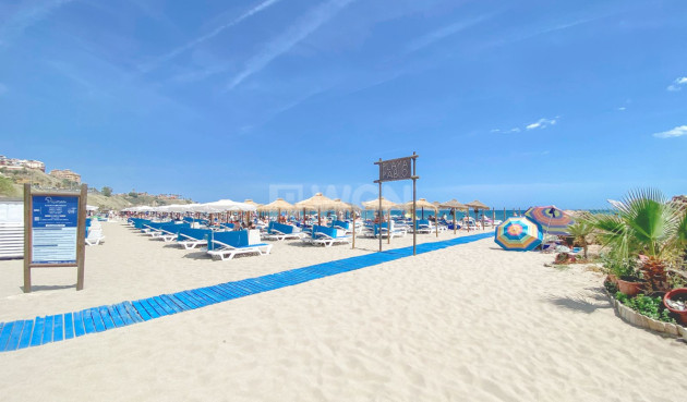 Odsprzedaż - Mieszkanie w bloku - Carvajal - Costa del Sol