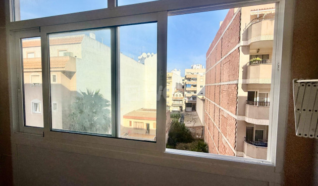 Reventa - Apartamento / piso - Torrevieja - PARQUE DE LAS NACIONES