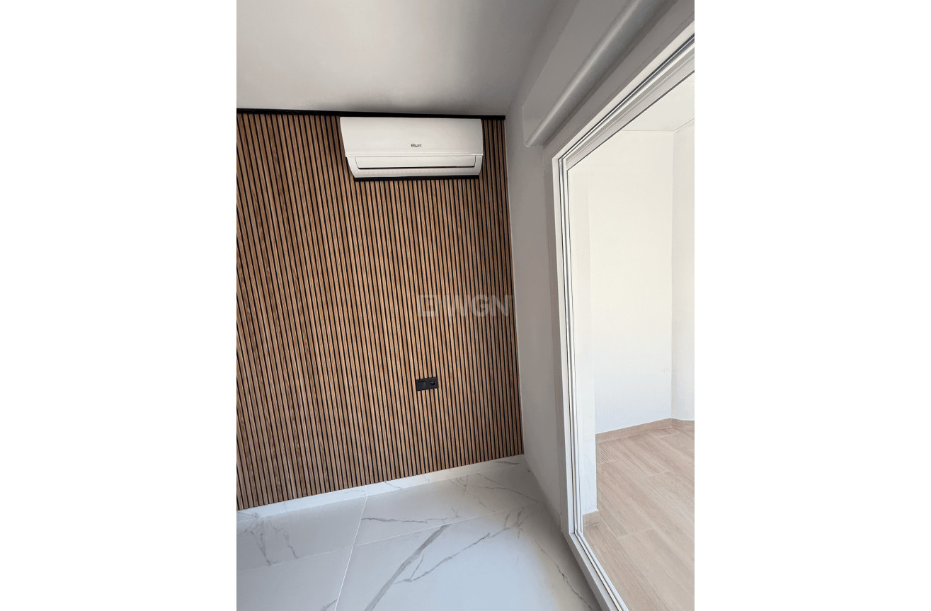 Resale - Apartment / flat - Torrevieja - Costa Blanca