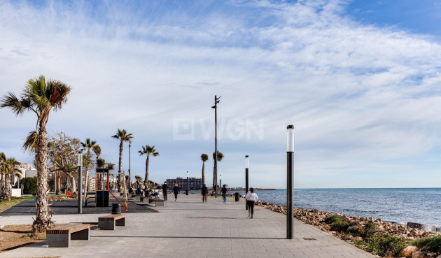 Odsprzedaż - Mieszkanie w bloku - Torrevieja - Playa del Cura
