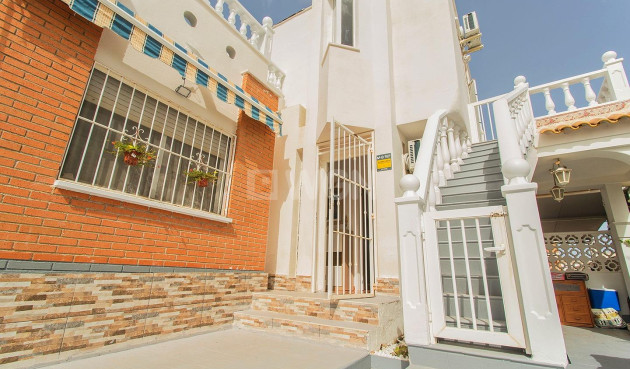 Resale - Villa - Orihuela - Urbanización Perla Del Mar