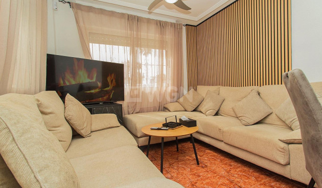 Resale - Villa - Orihuela - Urbanización Perla Del Mar