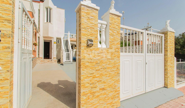 Resale - Villa - Orihuela - Urbanización Perla Del Mar