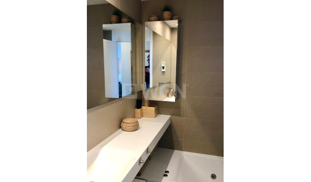 Odsprzedaż - Mieszkanie w bloku - Benidorm - Costa Blanca