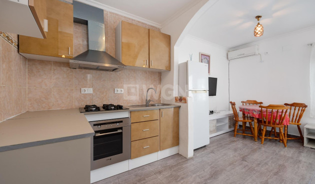 Odsprzedaż - Kamienica - Torrevieja - La Siesta - El Salado - Torreta