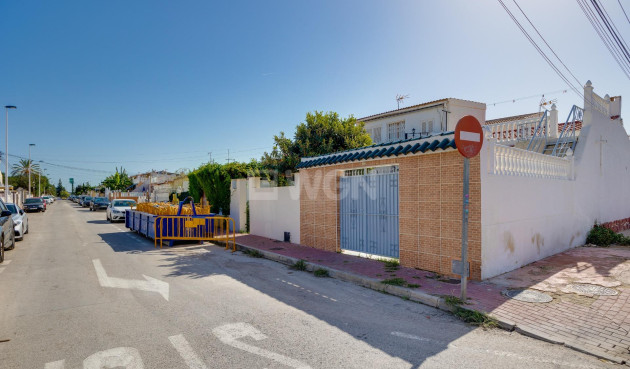Odsprzedaż - Kamienica - Torrevieja - La Siesta - El Salado - Torreta
