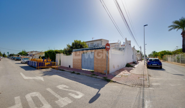 Odsprzedaż - Kamienica - Torrevieja - La Siesta - El Salado - Torreta