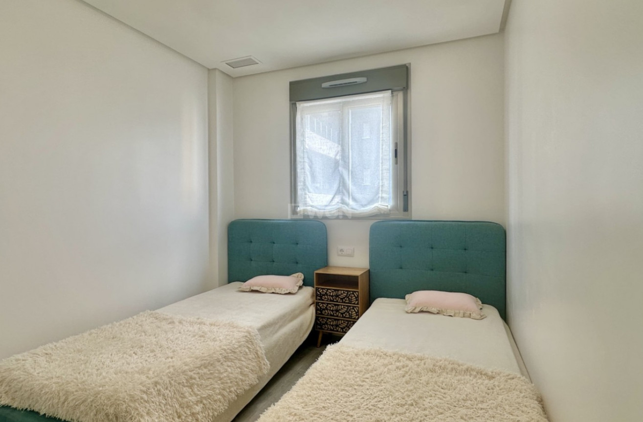 Odsprzedaż - Mieszkanie w bloku - Orihuela Costa - Costa Blanca