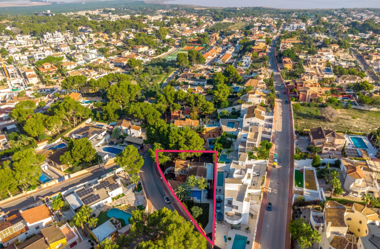 Reventa - Villa - Torrevieja - Los Balcones