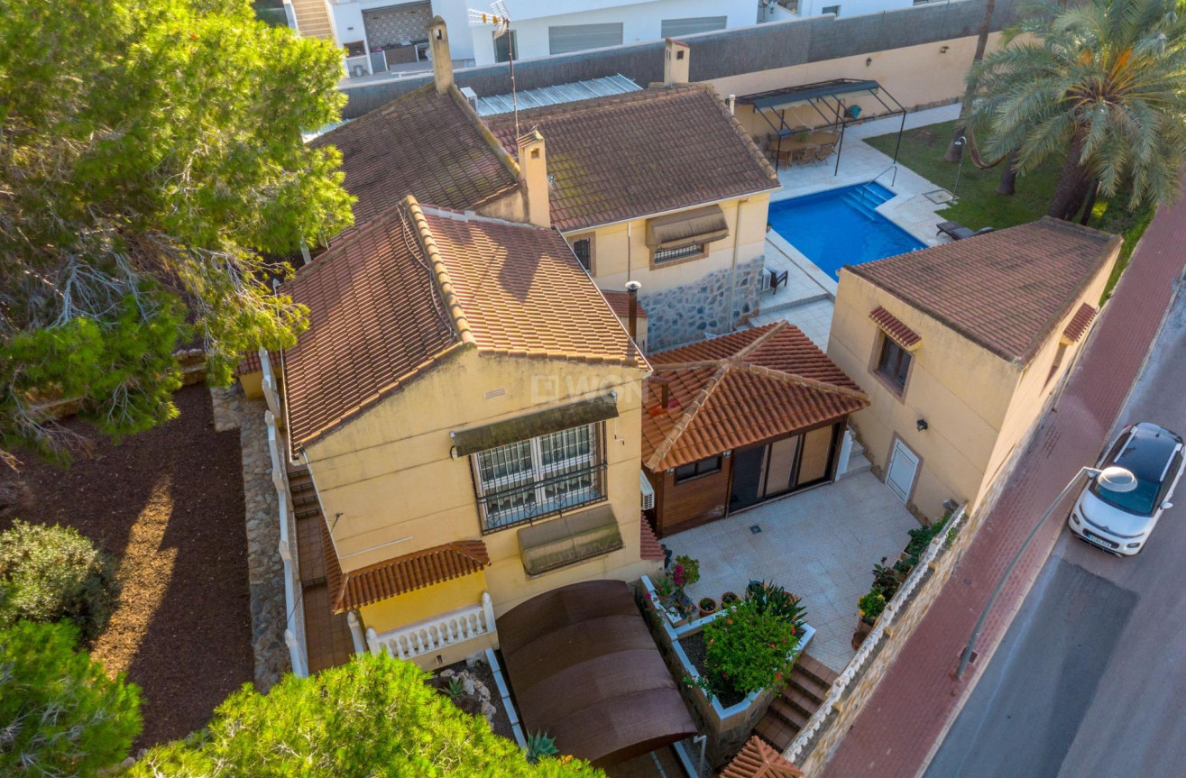 Reventa - Villa - Torrevieja - Los Balcones