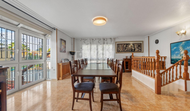 Reventa - Villa - Torrevieja - Los Balcones