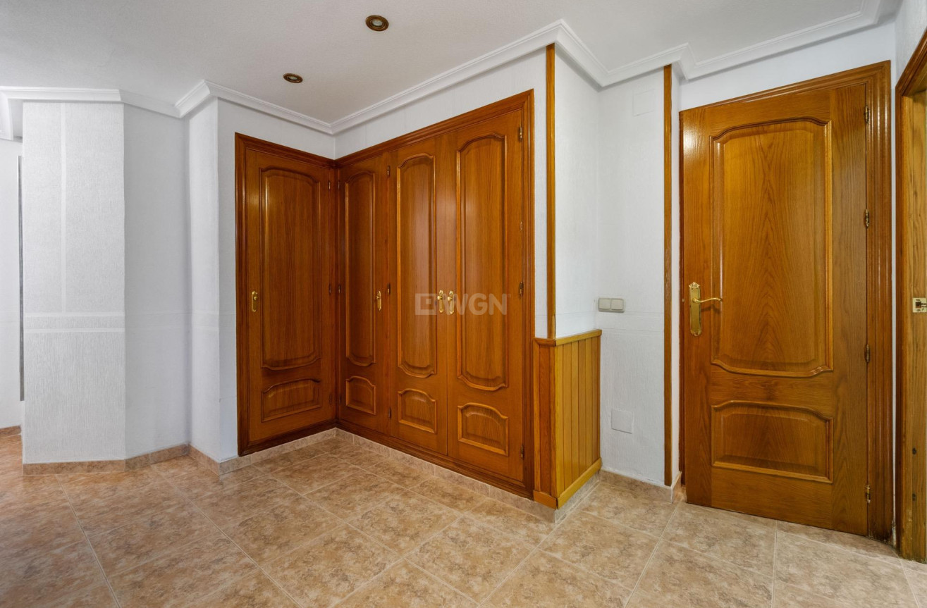 Reventa - Villa - Torrevieja - Los Balcones