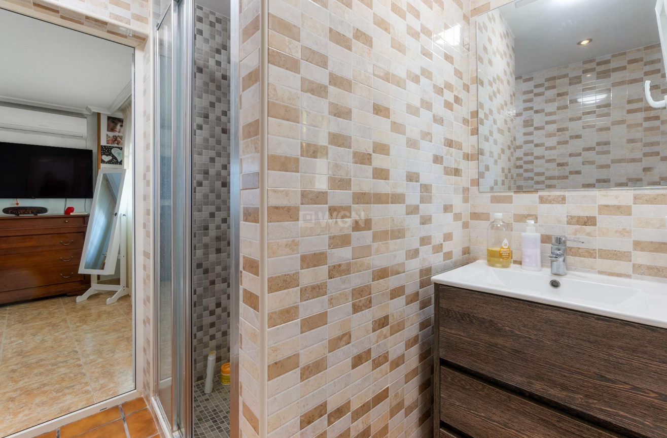 Reventa - Villa - Torrevieja - Los Balcones