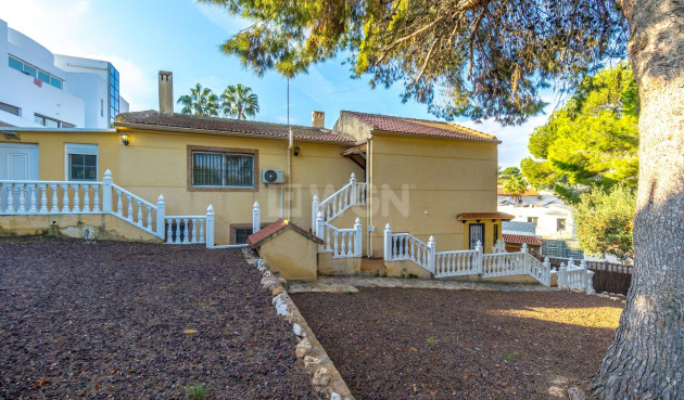 Reventa - Villa - Torrevieja - Los Balcones