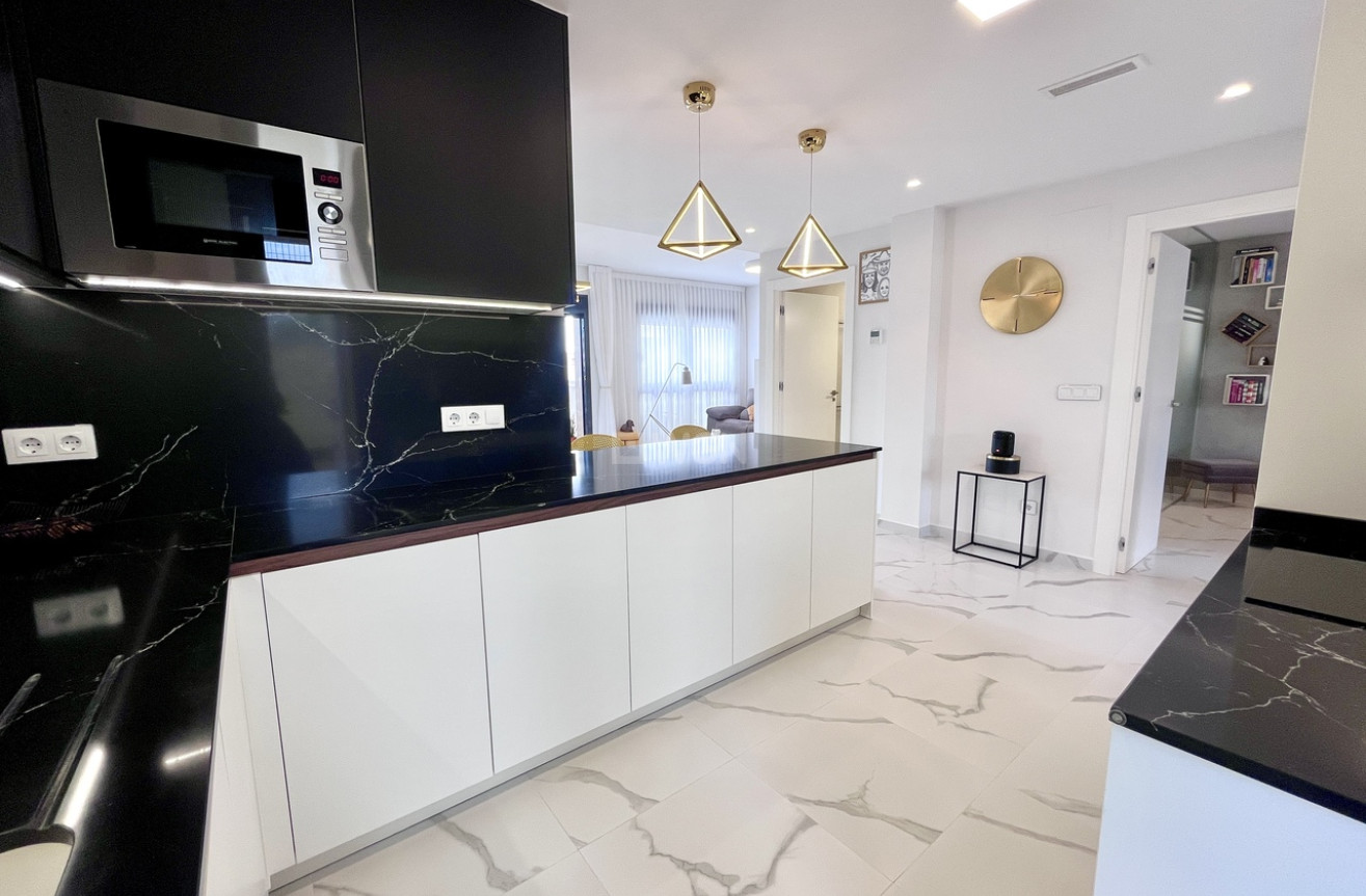 Odsprzedaż - Mieszkanie w bloku - San Miguel de Salinas - Inland