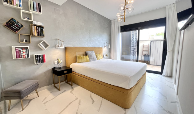 Odsprzedaż - Mieszkanie w bloku - San Miguel de Salinas - Inland