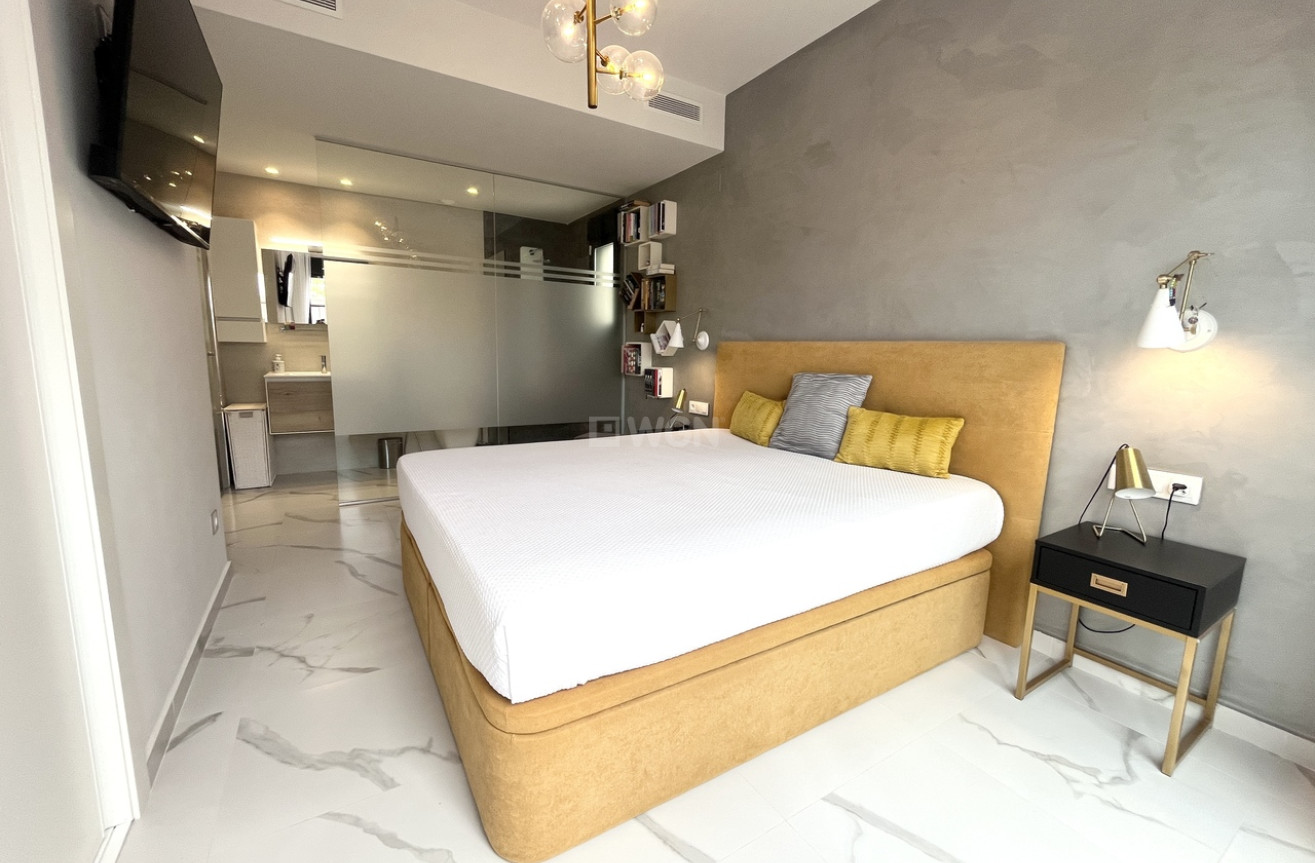 Odsprzedaż - Mieszkanie w bloku - San Miguel de Salinas - Inland