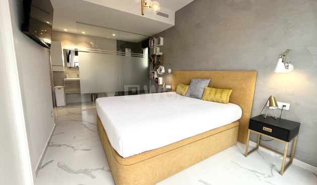 Odsprzedaż - Mieszkanie w bloku - San Miguel de Salinas - Inland