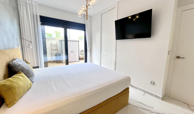 Odsprzedaż - Mieszkanie w bloku - San Miguel de Salinas - Inland