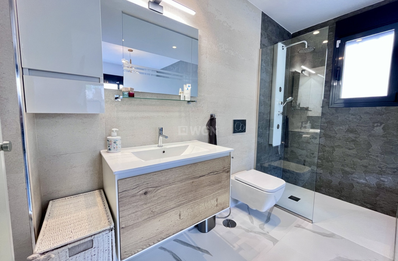 Odsprzedaż - Mieszkanie w bloku - San Miguel de Salinas - Inland