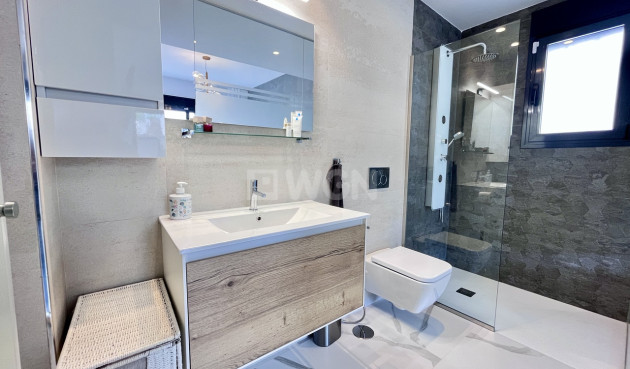 Odsprzedaż - Mieszkanie w bloku - San Miguel de Salinas - Inland