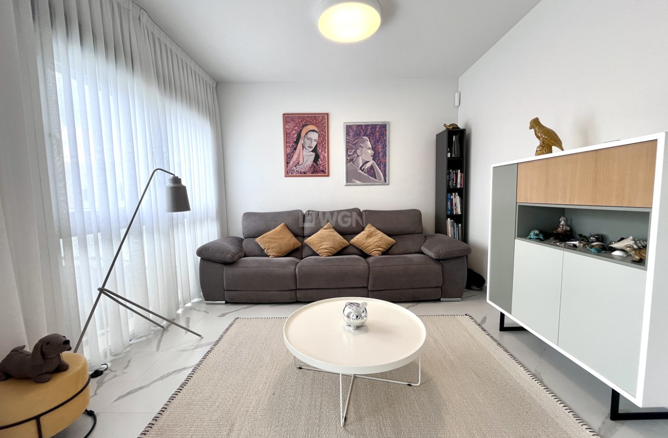 Odsprzedaż - Mieszkanie w bloku - San Miguel de Salinas - Inland